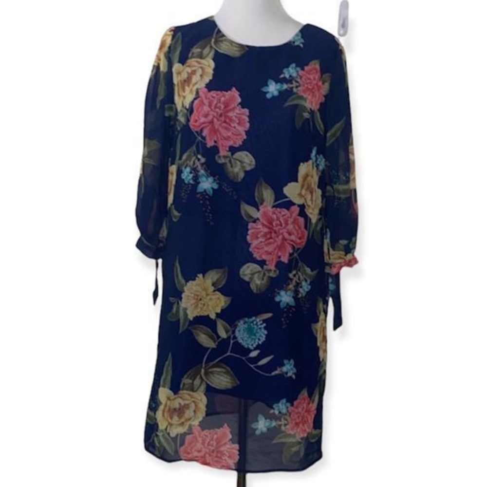 Sweet pea for New York and company women’s medium floral dress